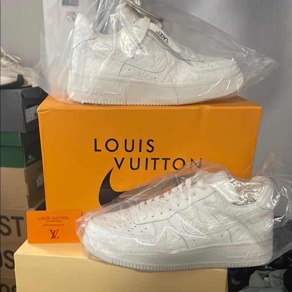 Louis Vuitton White Sneakers - Picture 1 of 3